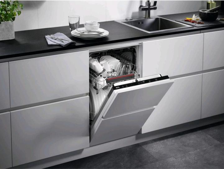 Produktbild AEG FSE32407Z Vollintegrierter-Geschirrspüler / 45cm / Airdry - perfekte Trocknungsergebnisse / Best