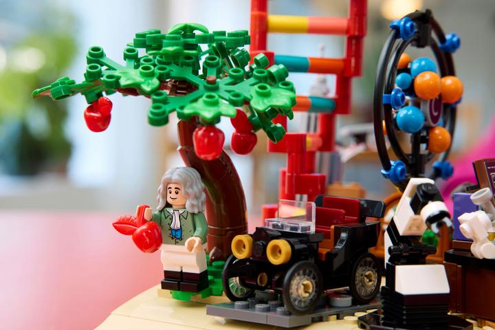 Produktbild LEGO Die Entstehung von MINT (21355, LEGO Ideas, LEGO Seltene Sets)