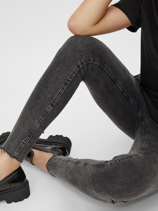 Produktbild Pieces Slim Fit Mid Rise Jeans (S)