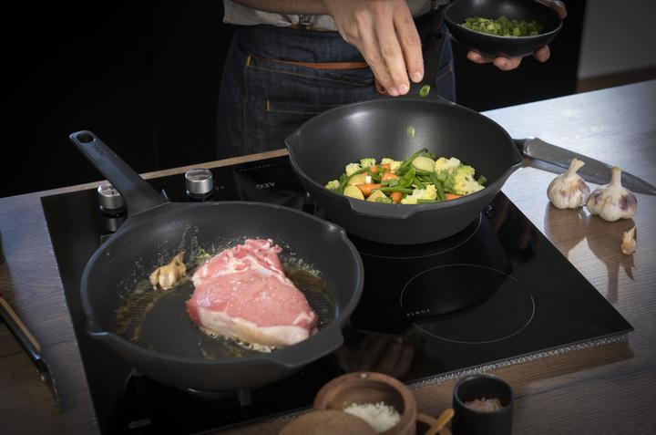 Actual product image Tefal Frying pan Robusto 28 (28 cm, Frying pan, Cast aluminium)