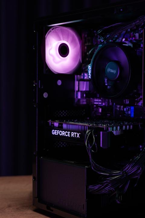 Produktbild Medion Recon E45 (AMD Ryzen 5 5500, 16 GB, 1000 GB, GeForce RTX 4060)