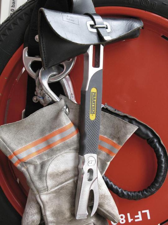 Actual product image Paratech Biel tool