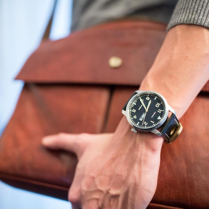 Image du produit M Watch Mondaine Aero (Montre analogique, Swiss Made, 45 mm)