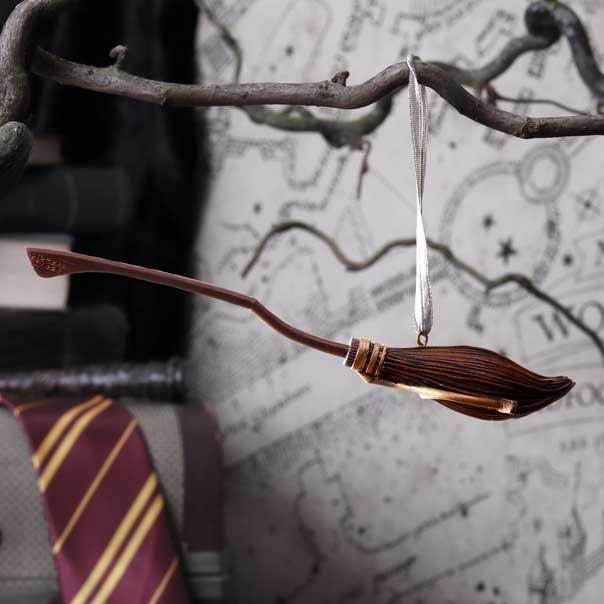Actual product image Nemesis Now Harry Potter - Ornement à Suspendre Nimbus 2000 15,5 cm (6 -part)