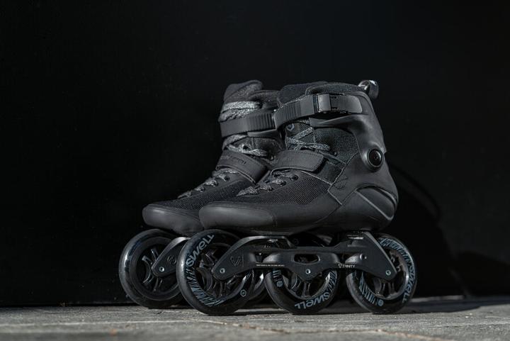Immagine prodotto Powerslide PATTINI PERFORMANCE SWELL Triple Black 110 43 (43)