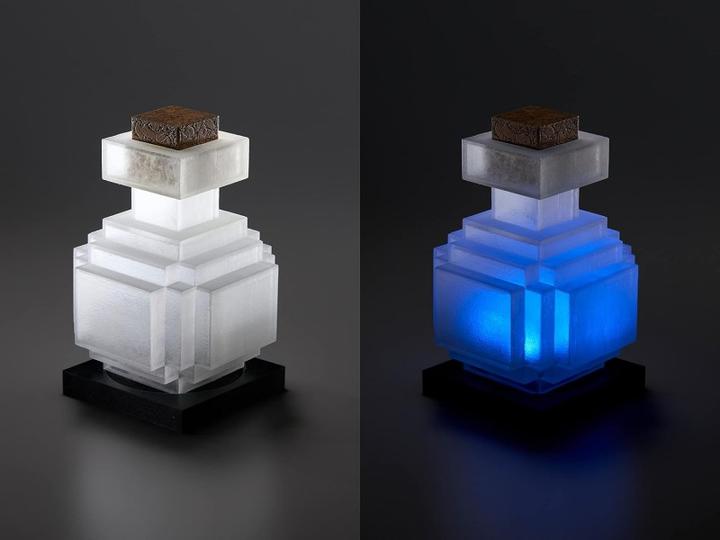 Immagine prodotto Noble Collection Minecraft Replica Bottiglia di pozione illuminante 16 cm