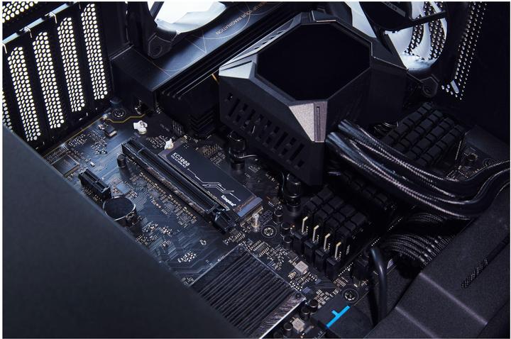 Actual product image Kingston KC3000 (4096 GB, M.2 2280)