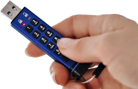 Actual product image iStorage datAshur Pro (8 GB, USB 3.0, USB-A)