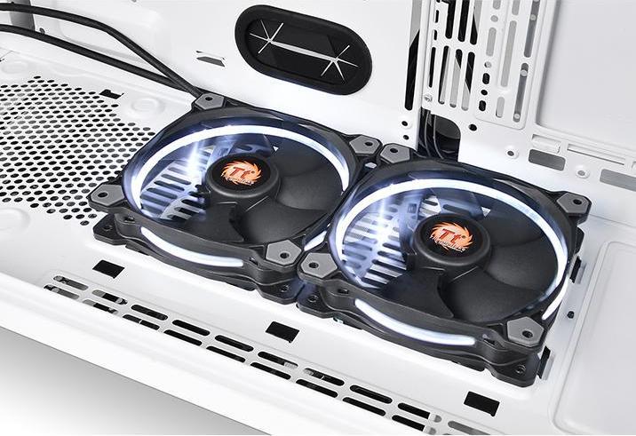 Actual product image Thermaltake View 71 (E-ATX)