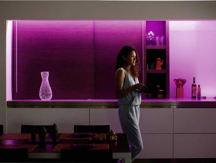 Image du produit Philips Hue Lightstrip Plus (RGBW, 200 cm, Intérieur)