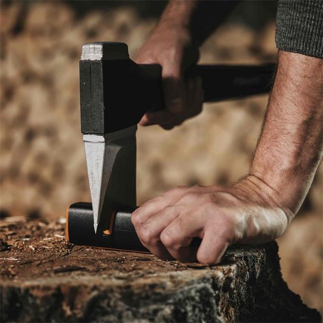 Actual product image Fiskars Axe and knife sharpener