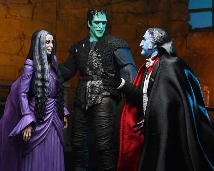 Produktbild Neca Rob Zombie's The Munsters Actionfigur Ultimate Lily Munster 18 cm