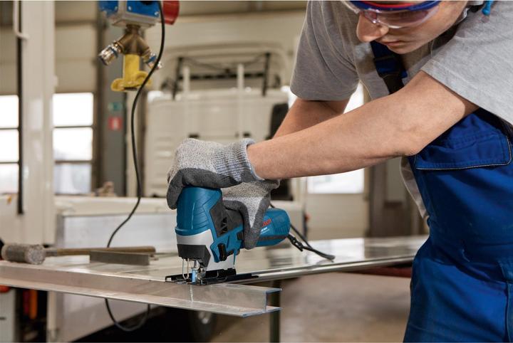 Actual product image Bosch Professional Jigsaw GST 90 E in box