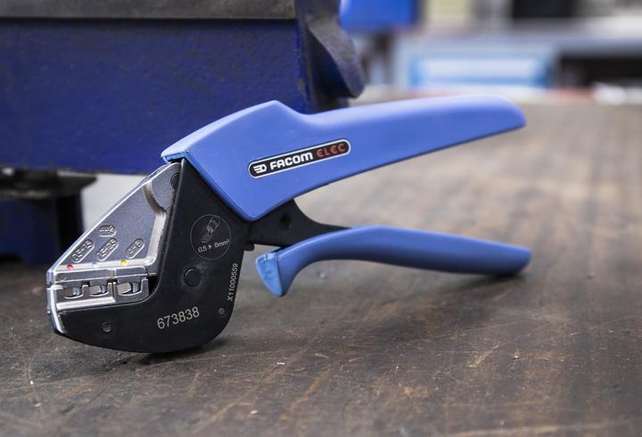 Productafbeelding Facom CRIMP NOSE PLIERS voor geïsoleerde krimpconnectoren (135 mm)
