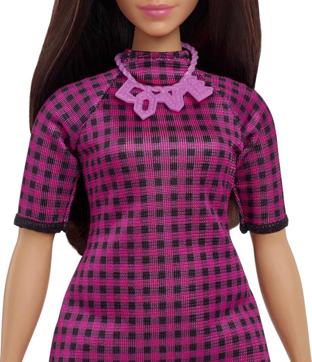 Image du produit Barbie Poupée Fashionistas en robe rose et noire à carreaux