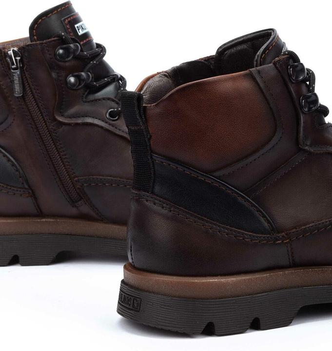 Actual product image Pikolinos Vigo (42)