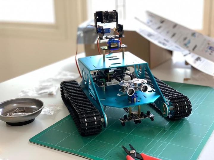 Immagine prodotto micro:bit Raspberry Pi KI-Panzerroboter-Kit mit Kamera