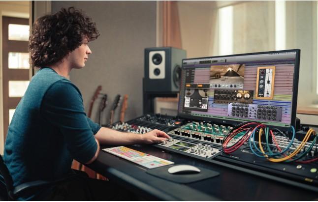 Apollo x8 Gen2 Studio+ (Thunderbolt)