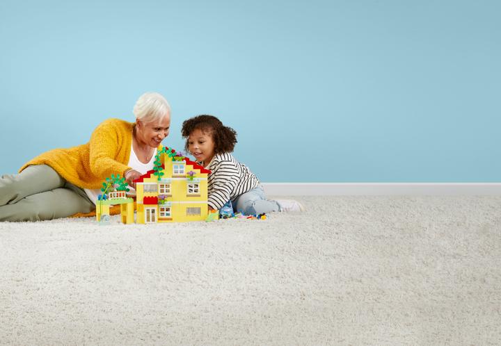 Actual product image LEGO 3-in-1 family house (10994)