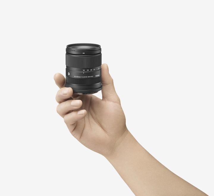 Actual product image Sigma 18-50mm f/2.8 DC DN Contemporary, Canon RF (Canon RF, APS-C / DX)