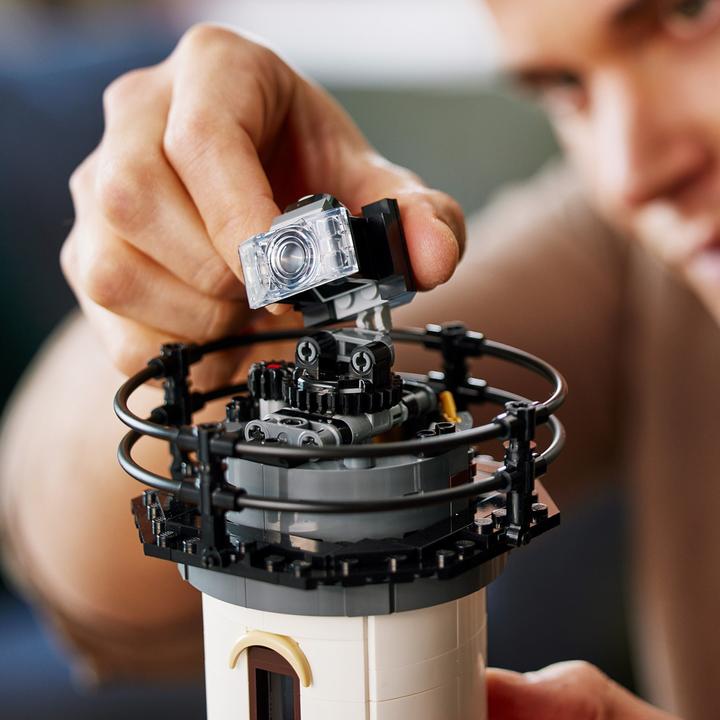 Productafbeelding LEGO Gemotoriseerde vuurtoren (21335, LEGO Ideeën, LEGO Zeldzame Sets)
