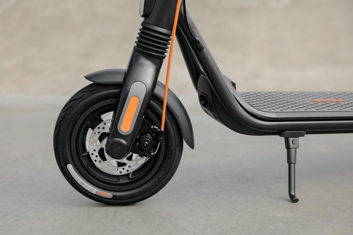 Produktbild Segway-Ninebot F2 PRO E (25 km/h, 55 km, 450 W)