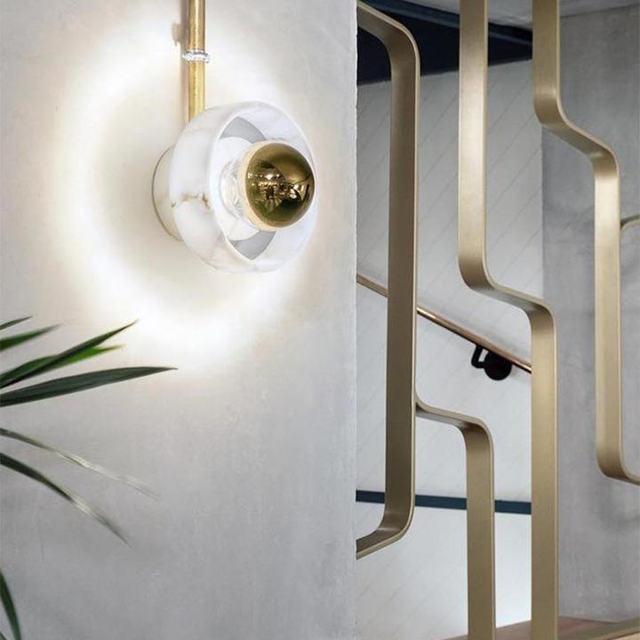 Tom Dixon Stone wall light white/gold (360 lm)