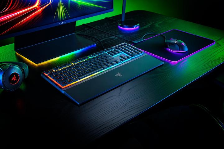 Actual product image Razer Ornata V3 (CH, Cable)