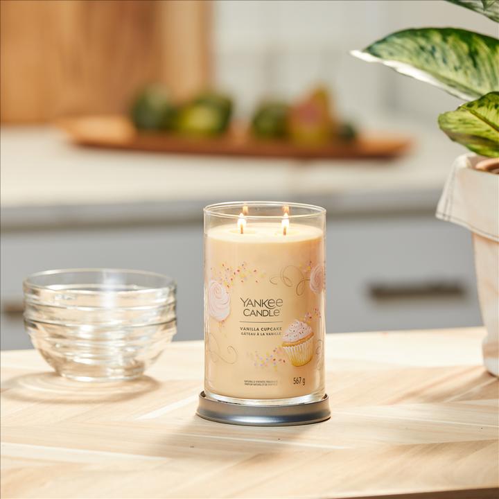 Produktbild Yankee Candle Duftkerze Vanilla Cupcake Signature Large Tumbler