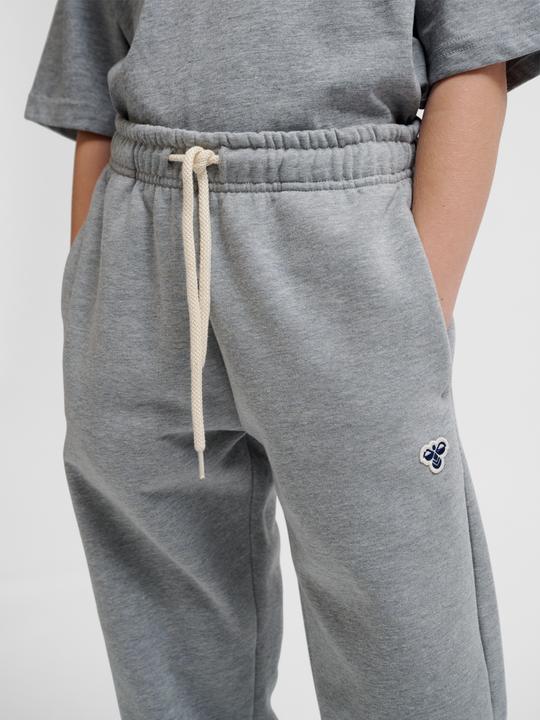 Actual product image hummel Hmljr Loose Sweatpants Bee (140)