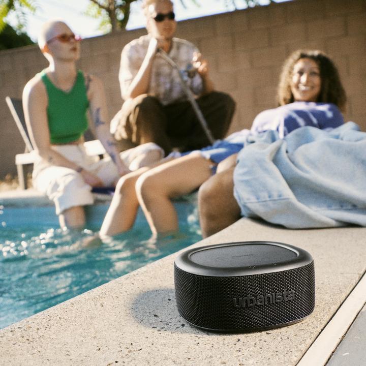Immagine prodotto Urbanista Altoparlante Bluetooth portatile Malibu Desert Gray con cella solare (24 h, Pannello solare)