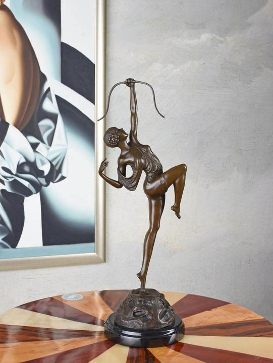 Immagine prodotto Palazzo Scultura in bronzo firmata Archer, figura femminile