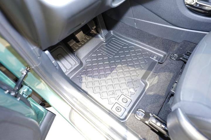 Produktbild Aristar Allwetter Fussmatten für Hyundai Tucson HEV Hybrid ab 12.2020 / Kia Sportage HEV Hybrid ab 01.2022 (1 Set à 3 Fussmatten)