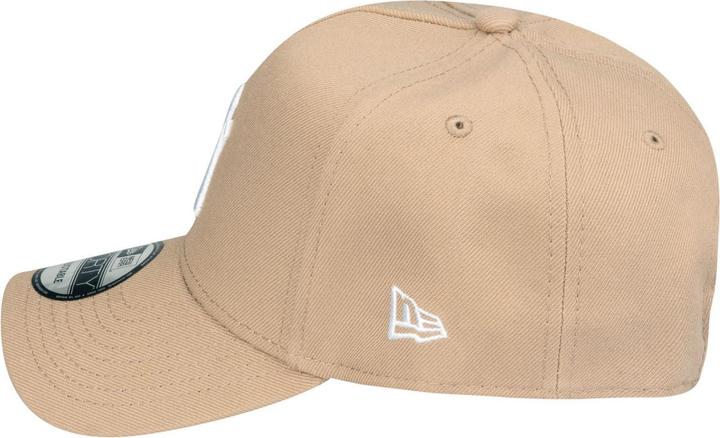 Actual product image New Era 9Forty Snapback Trucker Cap - New York Yankees camel