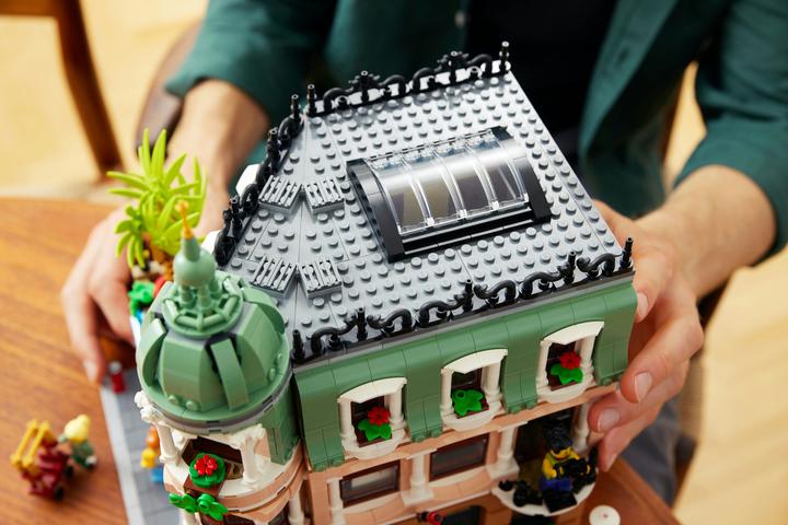 Actual product image LEGO Boutique- Hotel (10297, LEGO Rare Sets)