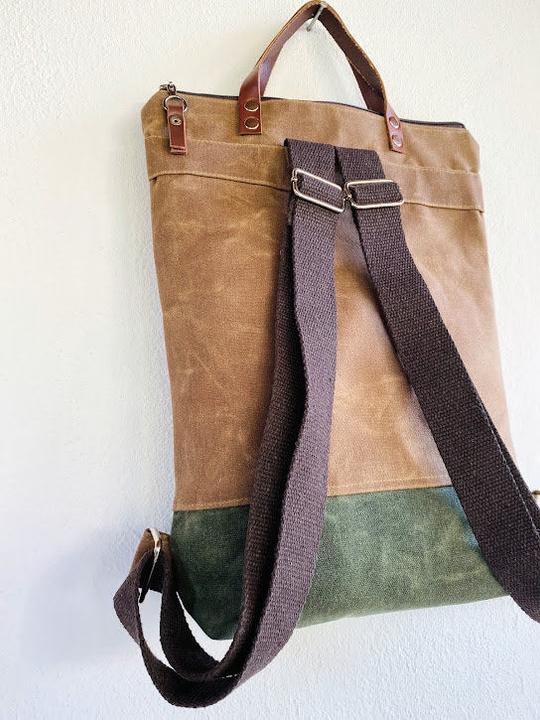 Produktbild Only-Bags.Store Rucksack aus gewachstem Canvas - Karamell Dunkelgrün, Rucksack, Macbook 13" Rucksack, Rucksack