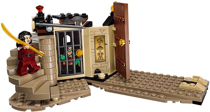 Actual product image LEGO DC Comics Super Heroes Batman: Ra's al Ghul's Revenge (76056, LEGO DC)