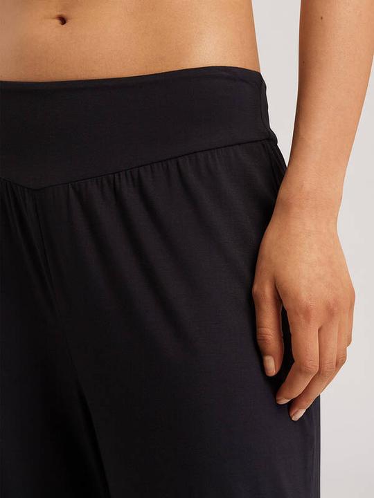 Actual product image Hanro Yoga Crop Pant (XS)