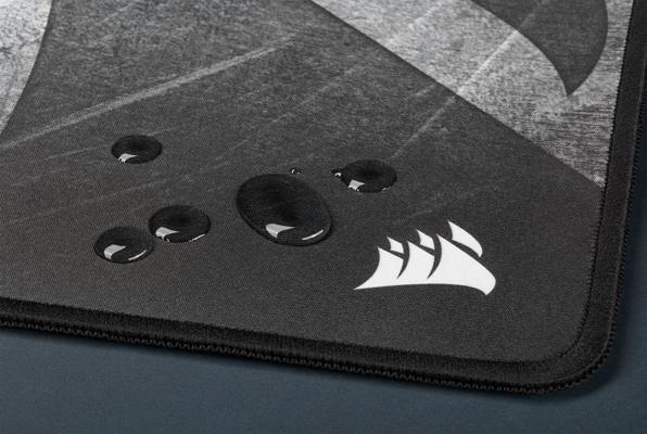 Image du produit Corsair MM300 PRO Tapis de souris de jeu en tissu anti-fuite de qualité supérieure - taille moyenne (M)