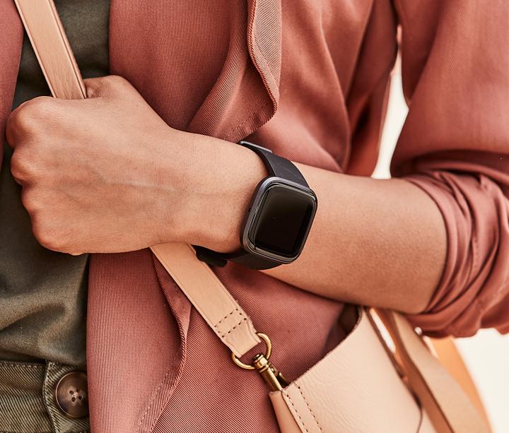 Actual product image Fitbit Versa 2 (40 mm)