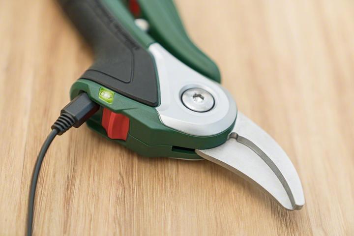 Image du produit Bosch Home & Garden Easy Prune avec étui souple