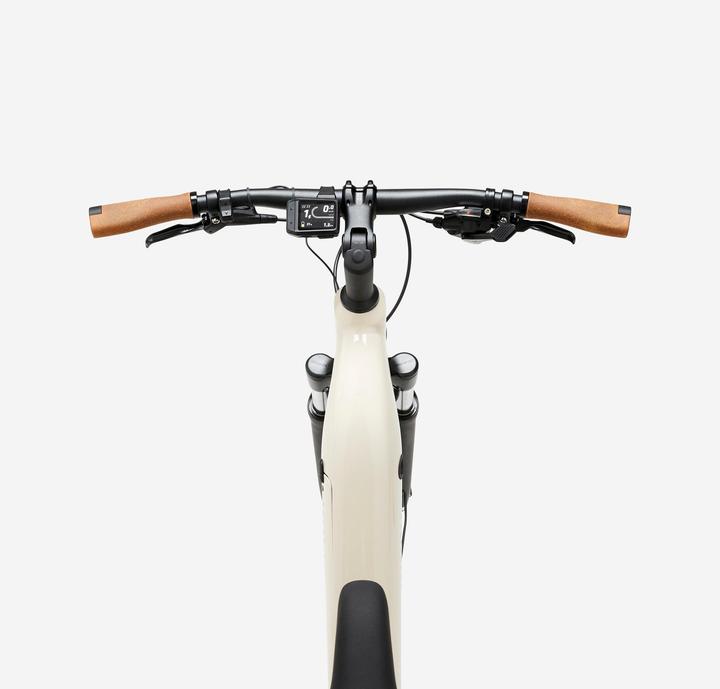 Actual product image Rockrider E-Bike SUV Trekking 28 inch e-actv 500 LF low entry Yamaha beige