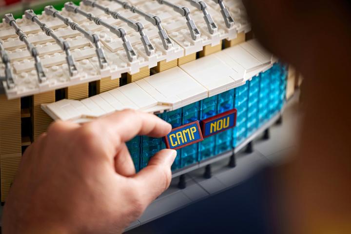 Produktbild LEGO ICONS CAMP NOU - FC BARCELONA 10284 (10284, LEGO Creator Expert, LEGO Seltene Sets)