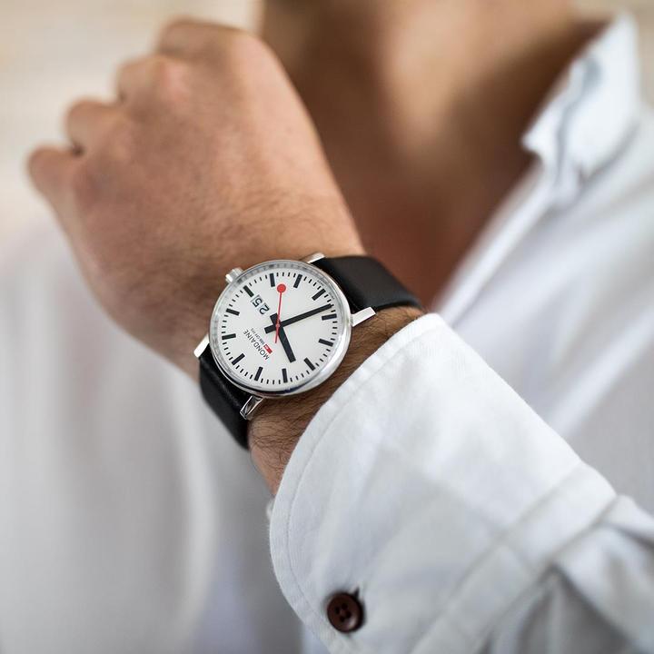 Actual product image Mondaine Evo2 (Analogue wristwatch, Swiss made, 40 mm)
