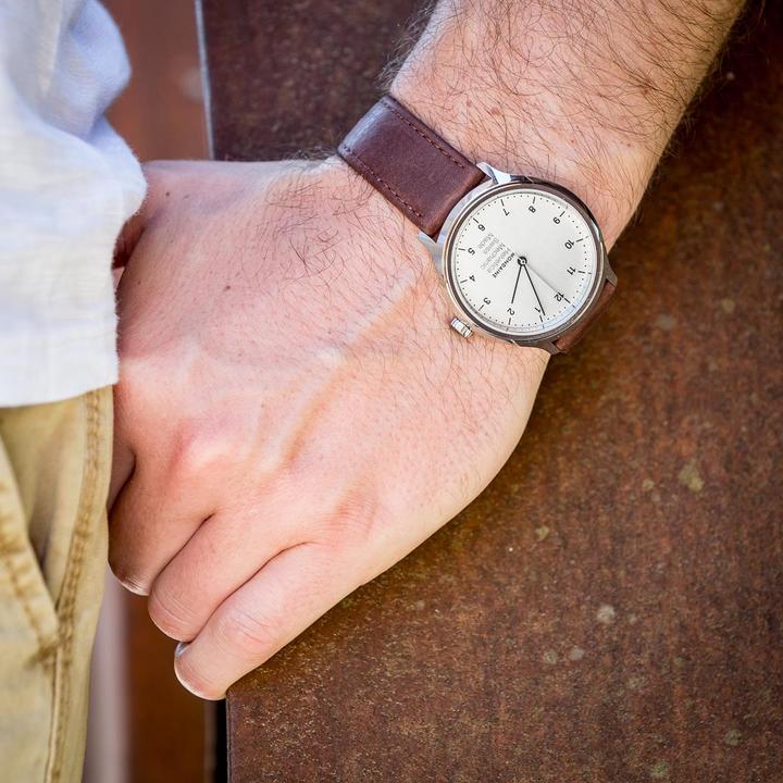 Immagine prodotto Mondaine Helvetica No1 Regular Mechanical (Orologio da polso analogico, Fatto in Svizzera, 40 mm)