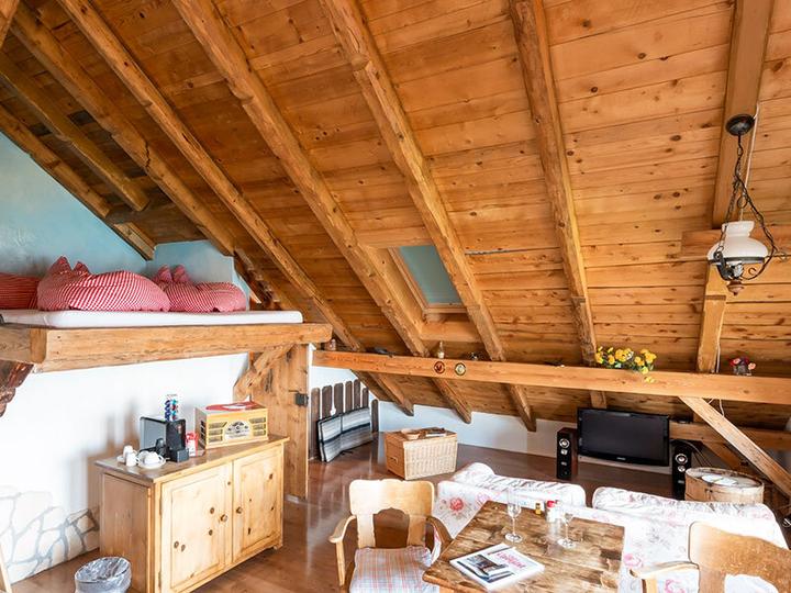 Produktbild Smartbox Romantische Übernachtung in einer Chalet Suite mit Abendessen und eigenem Spa am Thunersee (2 Pers.)