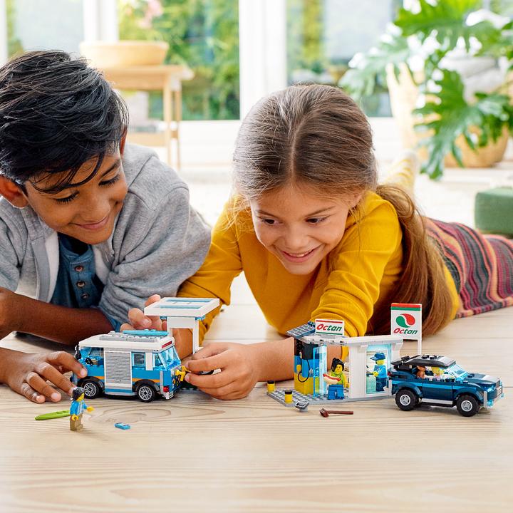 Immagine prodotto LEGO Stazione di riempimento (60257, LEGO City)