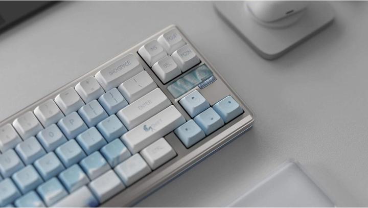 Actual product image Varmilo Sword 68 (US, Cable, Wireless)