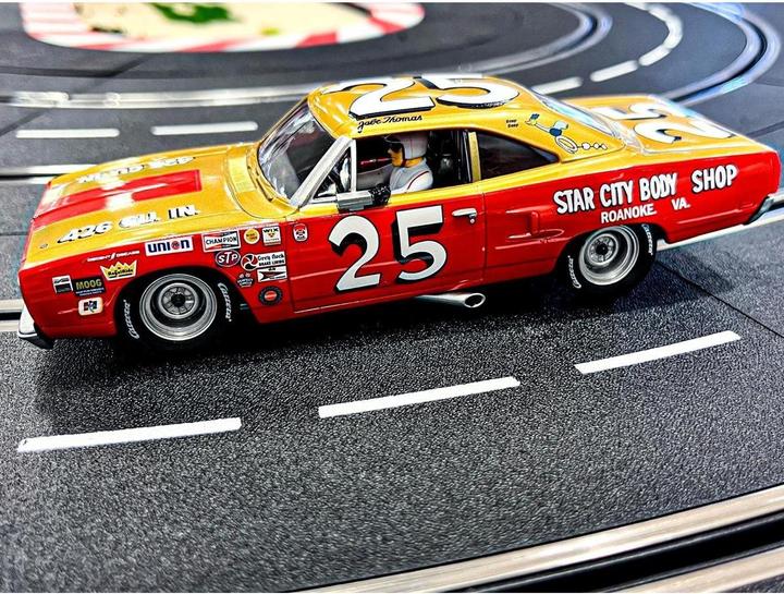 Produktbild Carrera Plymouth Roadrunner, No.25