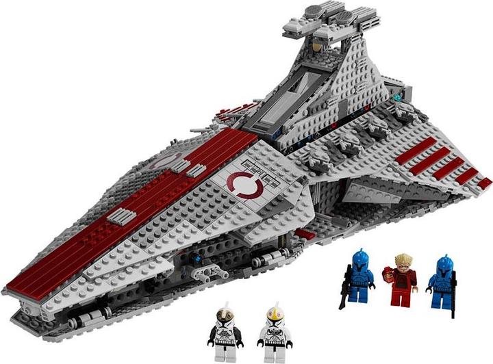 Actual product image LEGO Venator class Republic Attack Cruiser (8039)